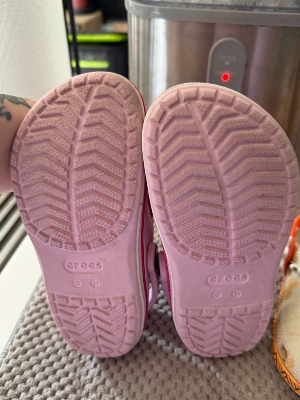 Crocs - Picture 2 of 3